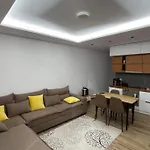 Appartement Entire Flat In *