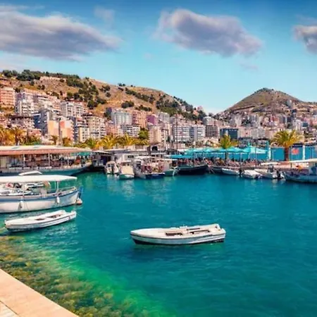Apartamento Entire Flat In Sarandë