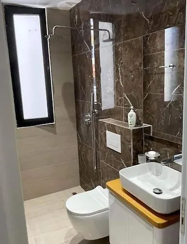 Entire Flat In Sarandë